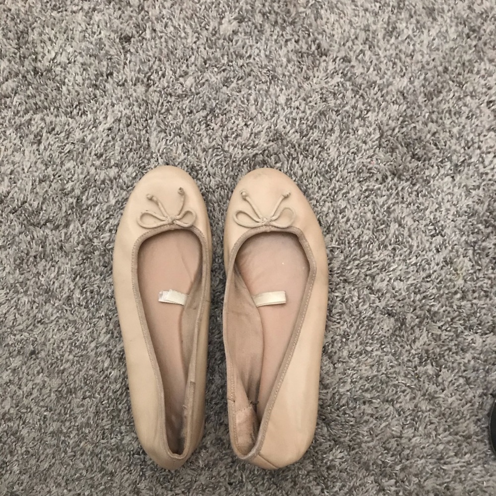 Tan flats